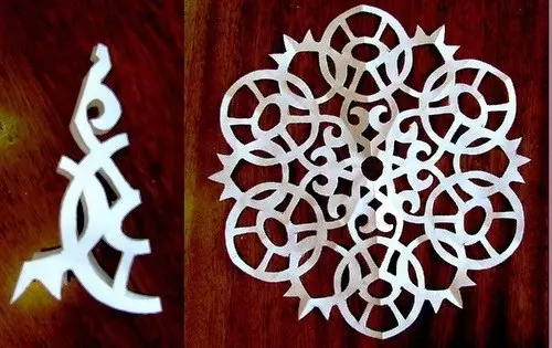 কাগজ snowflakes.