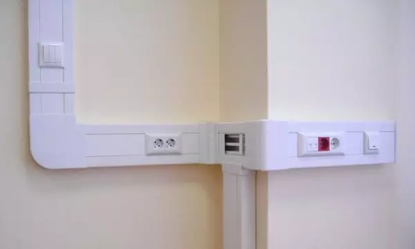Menene tashoshin USB mara suna (akwatin, trays)