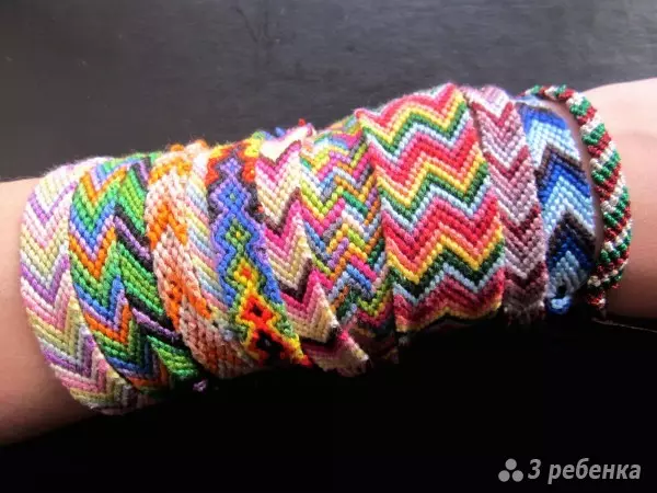 Gelang ti Moulin sareng Beads sareng panangan anjeun nyalira: Skemes kanggo pamula