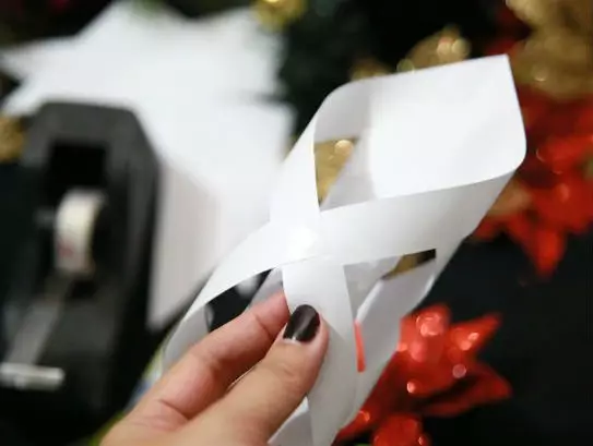 Kolme paperin lumihiutaleet tekevät sen itse