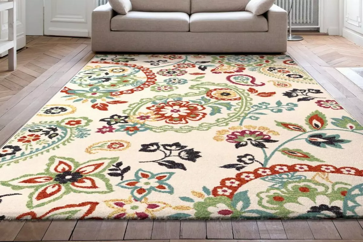Wie wird der Geruch eines neuen Teppichs loswerden?