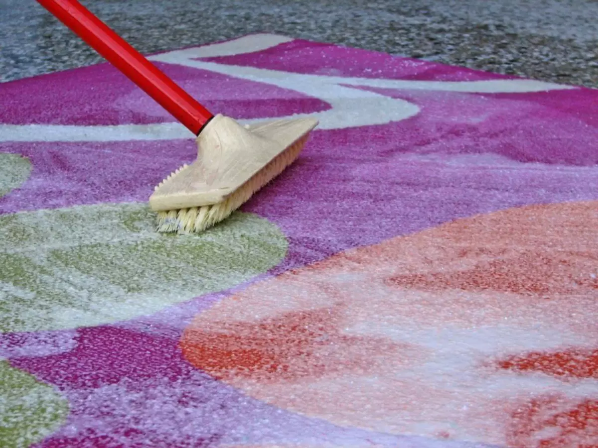 Cómo eliminar el olor de una nueva alfombra.