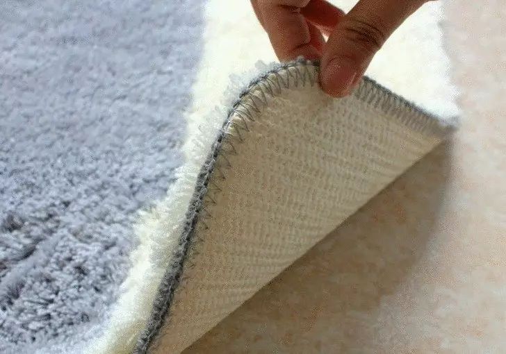 Jak usunąć nieprzyjemne zapachy z dywanu: różne rodzaje zanieczyszczeń i sposoby ich wyeliminowania