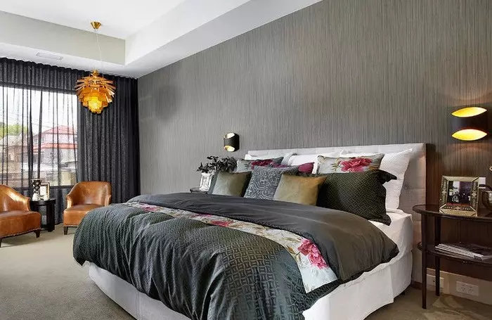 Application in the bedroom of gray wallpaper