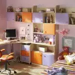 Skaper den rette situasjonen i barnas rom: interiør og møbler