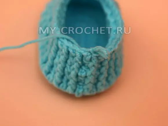 booties-boot boot crochet ສໍາລັບເດັກນ້ອຍທີ່ມີລາຍລະອຽດແລະໂຄງການ