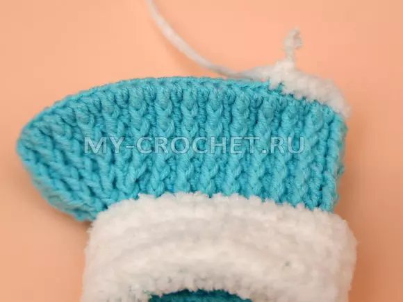Booties-sapatu crochet pikeun budak sareng katerangan sareng skema