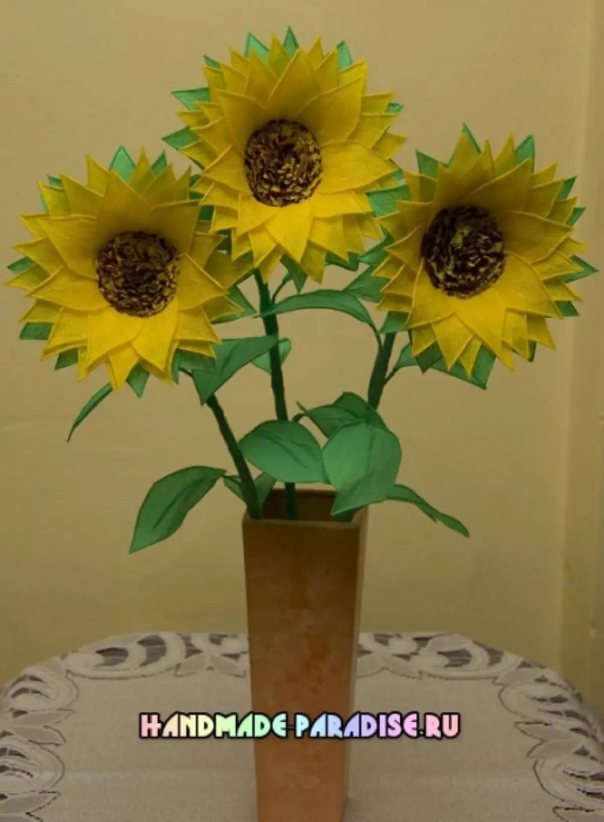 Sunflowers mai le pepa. Matua Vasega