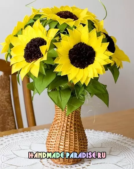 Sunflowers avy amin'ny taratasy. Master Class