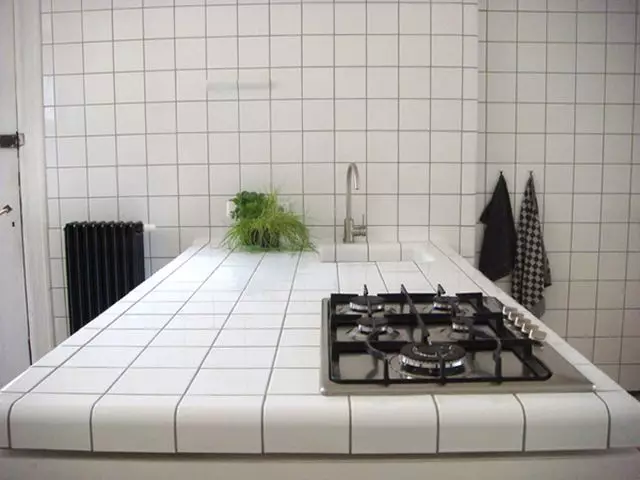 Countertop untuk dapur dengan tangan anda sendiri