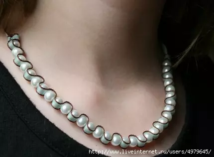 Өзіңіздің былғары қолыңызбен ожерель: фотосуреттері мен бейнелері бар шеберлік сыныбы