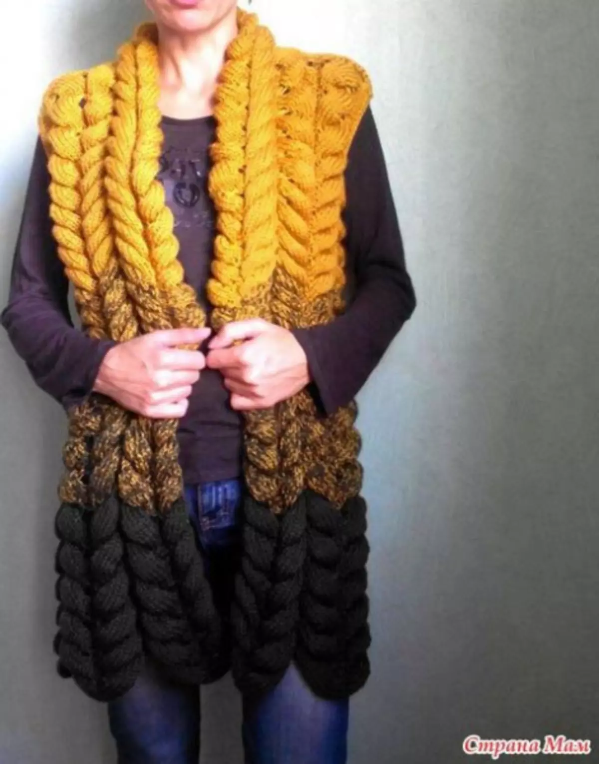 Sleeveless knitted knitting, kwa wanawake: mfano kwa Kompyuta