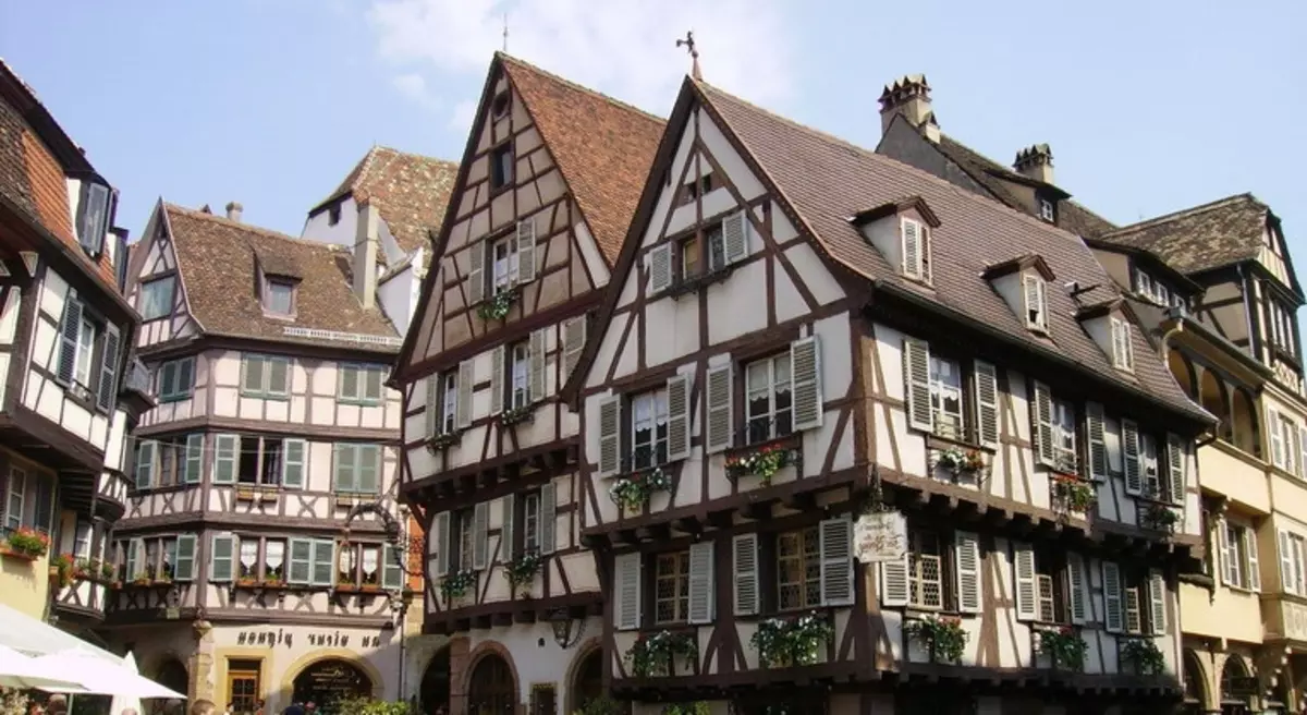 德國技術：圍繞著構建風格的浮動房屋：門面和飾面（15張）