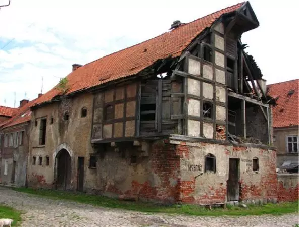 טכנולוגיה גרמנית: פריסת בתים בסגנון של facrow: חזית וסיים (15 תמונות)