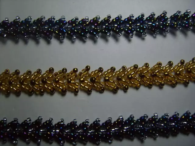 Classe de maître dans la chaîne de perles de Pétersbourg: Schémas colliers