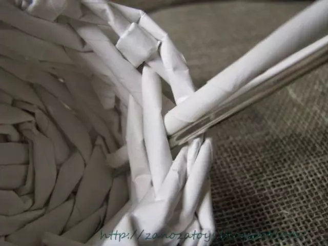 Lớp tổng thể trên rổ Phục sinh tự làm từ các mô-đun origami