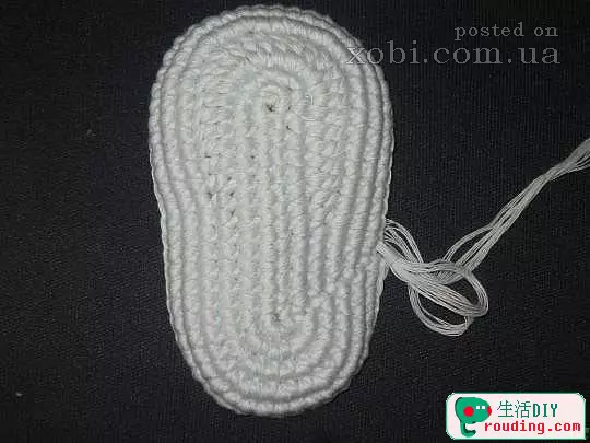 booties-boot crochet ສໍາລັບເດັກເກີດໃຫມ່ທີ່ມີຄໍາອະທິບາຍແລະວິດີໂອ