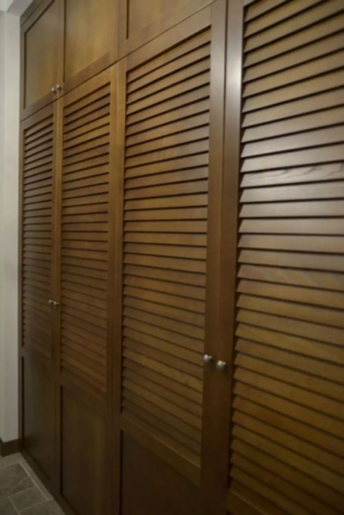 деревянные двери в шкаф купе