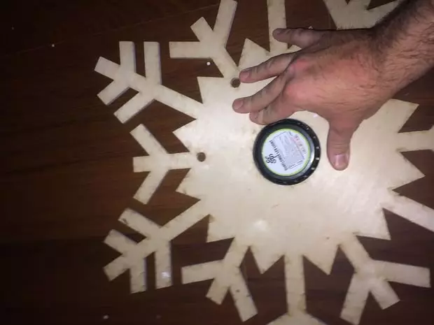 Sneeuwvlok met LED-achtergrondverlichting Doe het zelf