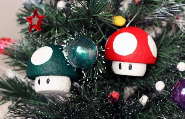 Božićna drvca igračka gljiva izrađena od pjene s vlastitim rukama