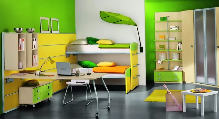 बच्चों के कमरे के इंटीरियर में सलाद रंग वॉलपेपर