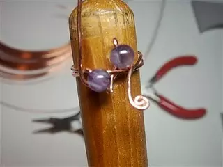 Hoe maak je een ring met je eigen handen