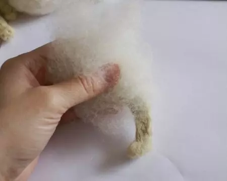 Master Class on dobrando do gato de brinquedo de lã do autor Larisa Ivanova