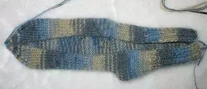 Iepenwurk sokken mei stricken naalden foar froulju: Masterklasse mei foto's en fideo