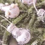 [Творчість будинку] Новорічний декор зі старих лампочок
