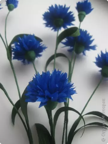 Πώς να φτιάξετε ένα λουλούδι από το κυματοειδές χαρτί: Κύριε διάφορους τρόπους δημιουργίας χειροτεχνίας με τα χέρια σας με φωτογραφία και βίντεο