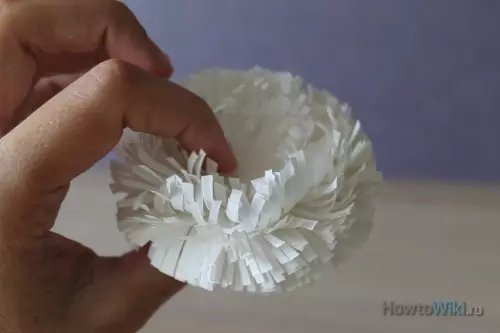 Fleurs en papier avec leurs propres mains: classe principale de fabrication et schéma de couleurs en vrac, apprendre à faire des modèles vidéo
