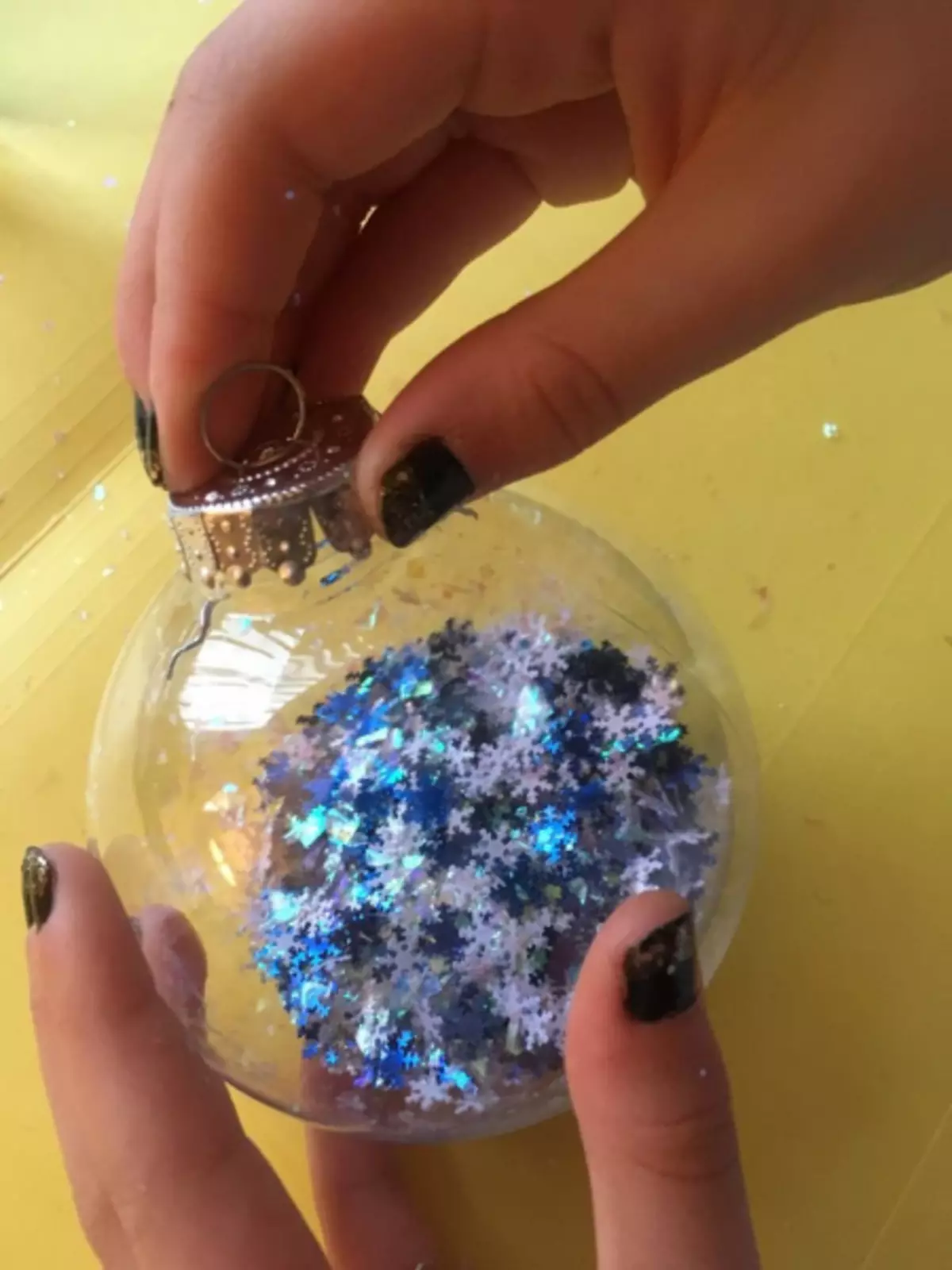 Decoración de bolas de navidad transparentes lo hacen usted mismo