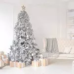 Enregistrement de l'arbre du nouvel an dans les couleurs argentées et blanches [Conseils avec photo]