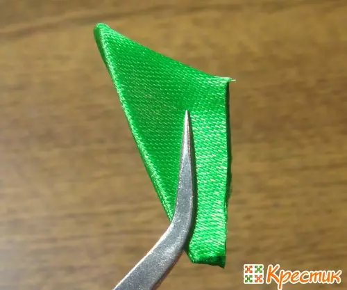 Pétales de Kanzashi: Vidéo de classe de maître avec une photo de feuilles rondes et pointues