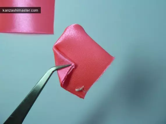 Pétales de Kanzashi: Vidéo de classe de maître avec une photo de feuilles rondes et pointues