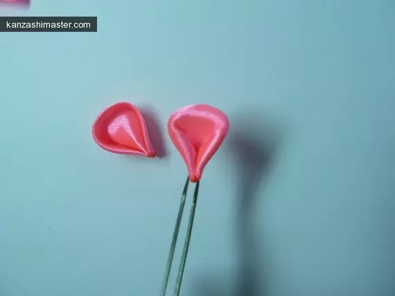 Pètals de Kanzashi: vídeo de classe magistral amb foto de fulles rodones i agudes