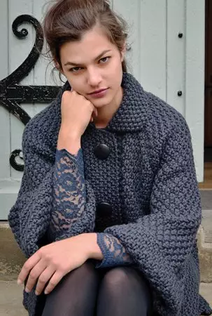 Manteaux à tricoter pour femmes: schéma avec description