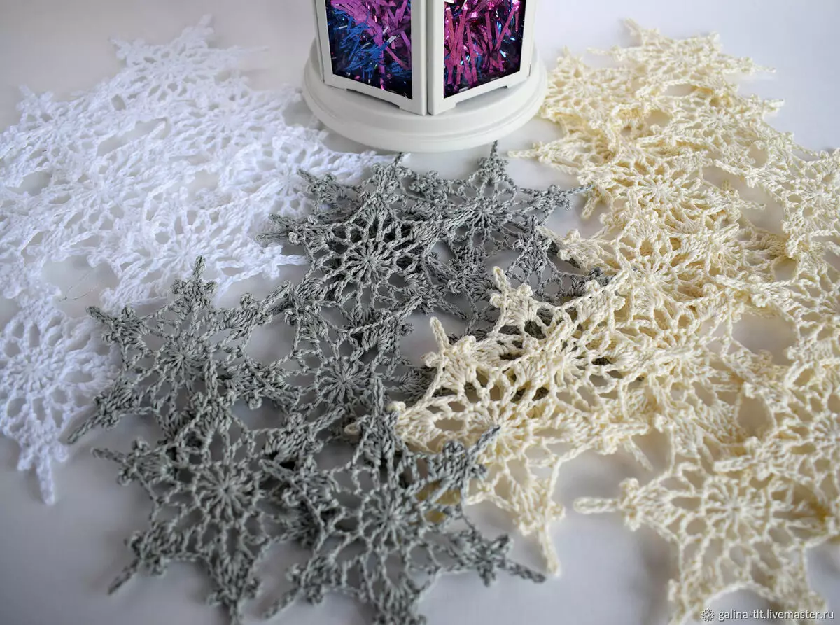 [Creatividade em casa] Flocos de neve de malha - decoração de ar para o ano novo