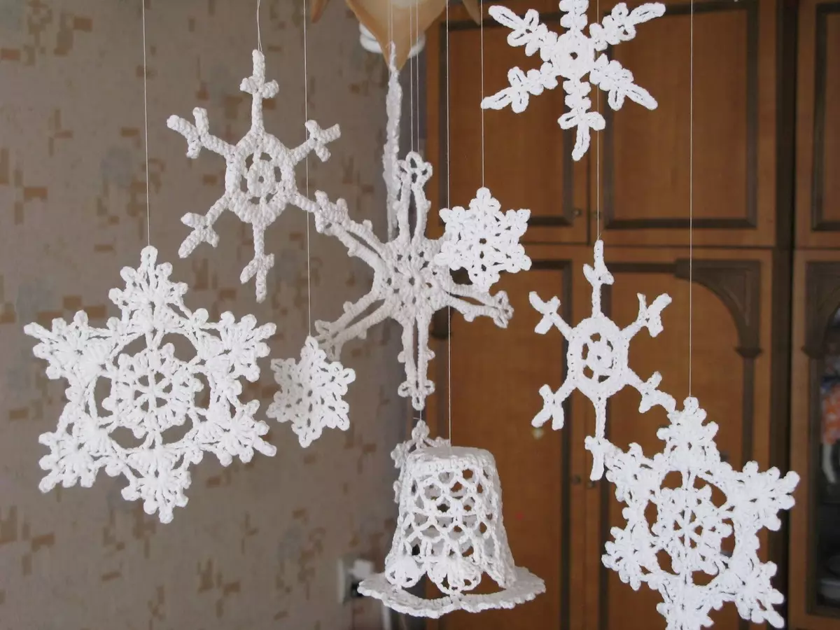 [ການສ້າງສັນຂອງເຮືອນ] Knitted Snowflakes - ເຄື່ອງຕົກແຕ່ງທາງອາກາດສໍາລັບປີໃຫມ່