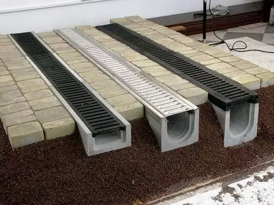 Tray Drainage Concrete with Grille: Reinforced Concrete, Rain, Installation