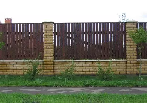 Jak ozdobit plot v zemi? Dekorace, dekorace plotu s vlastními rukama