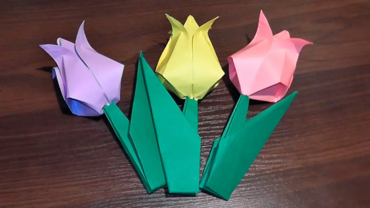 బిగినర్స్ కోసం Origami పువ్వులు కాగితం: ఒక తులిప్ మరియు లిల్లీ చేయడానికి ఎలా