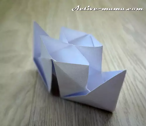 Perahu Kertas Origami dengan Skema: Cara Membuat Tiang dengan Berlayar Dan Pipa Untuk Anak-Anak