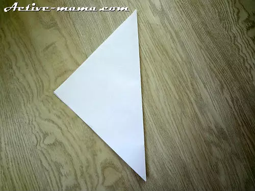 Bir sxemi olan origami kağız qayığı: Uşaqlar üçün yelkən və borular olan bir mast etmək necə