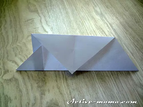 Barco de papel de origami cun esquema: como facer un mástil con vela e tubos para nenos