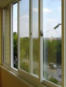 Instalar Windows no balcón e loggia