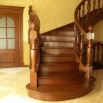 木製の階段の種類と利点[段階の性能オプション]