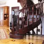 Types et avantages des escaliers en bois [Options de performance de la scène]