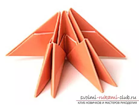 Lebed Origami vu Pabeier: Wéi ee Schrëtt mat Fotoen a Video maachen