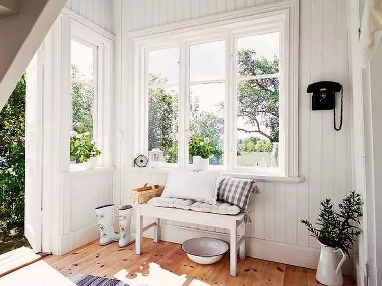 Exterior i interior de la casa a l'estil escandinau: motius acollidors del nord d'Europa (39 fotos)